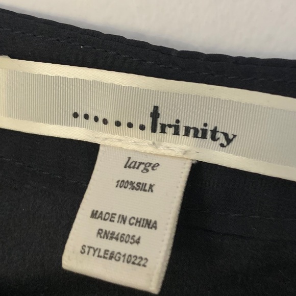 Black 100% Silk Short Sleeve Top With Pocket - Picture 4 of 5